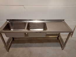 s/s sink with 2 tanks left